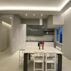 https://casa-dante-oneglia-centro-marina-spiagge.hotelitalianriviera.com
